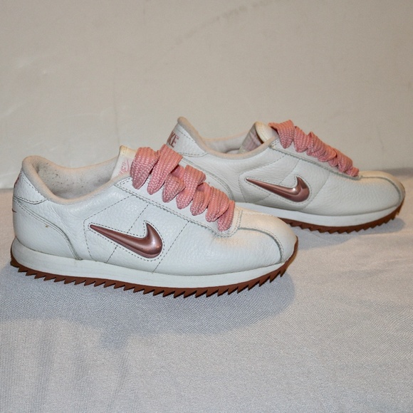 nike cortez metallic pink
